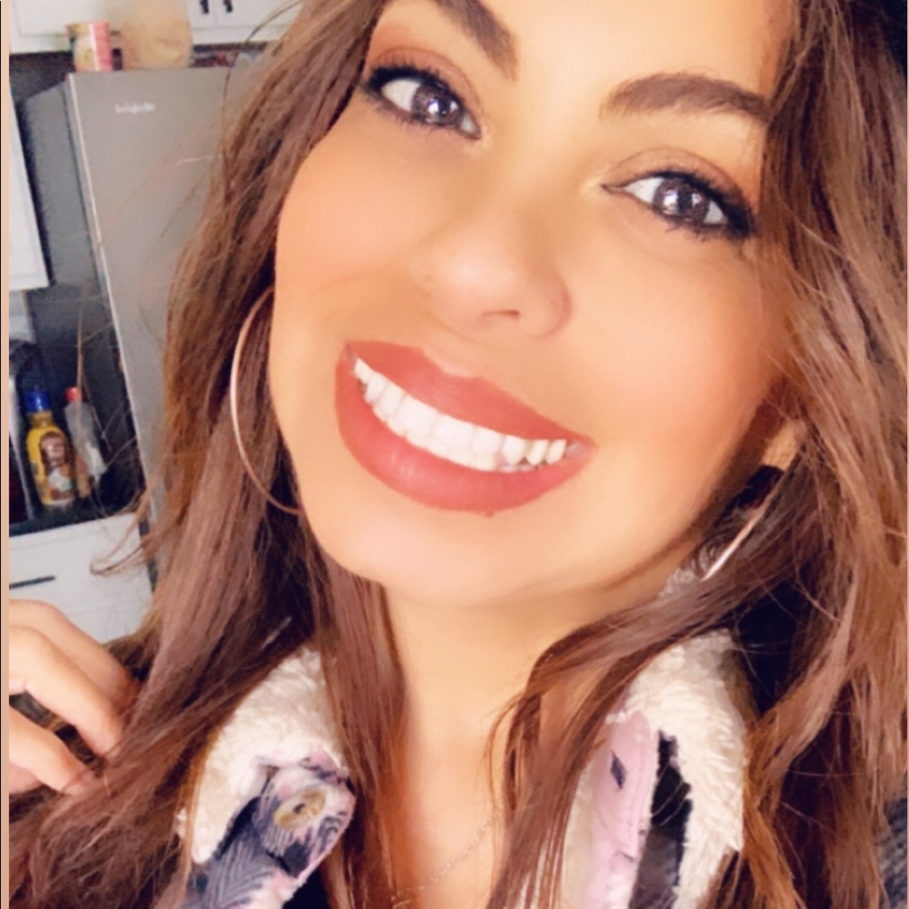 Meet your Posher, Anna